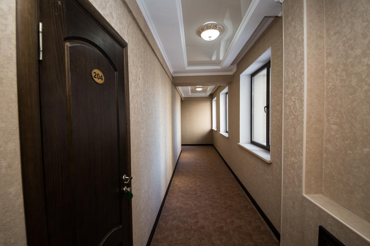 De'Mar Hotel Biskek Kültér fotó