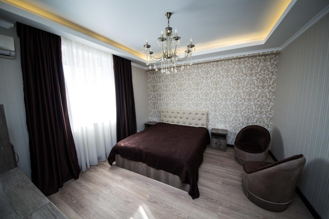 De'Mar Hotel Biskek Kültér fotó