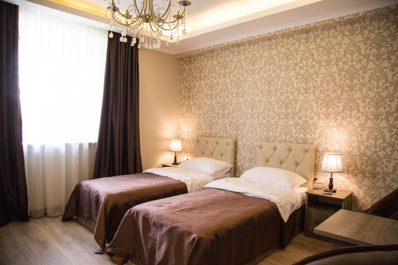 De'Mar Hotel Biskek Kültér fotó