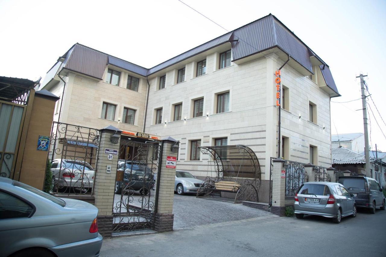 De'Mar Hotel Biskek Kültér fotó