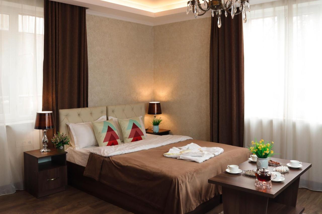 De'Mar Hotel Biskek Kültér fotó