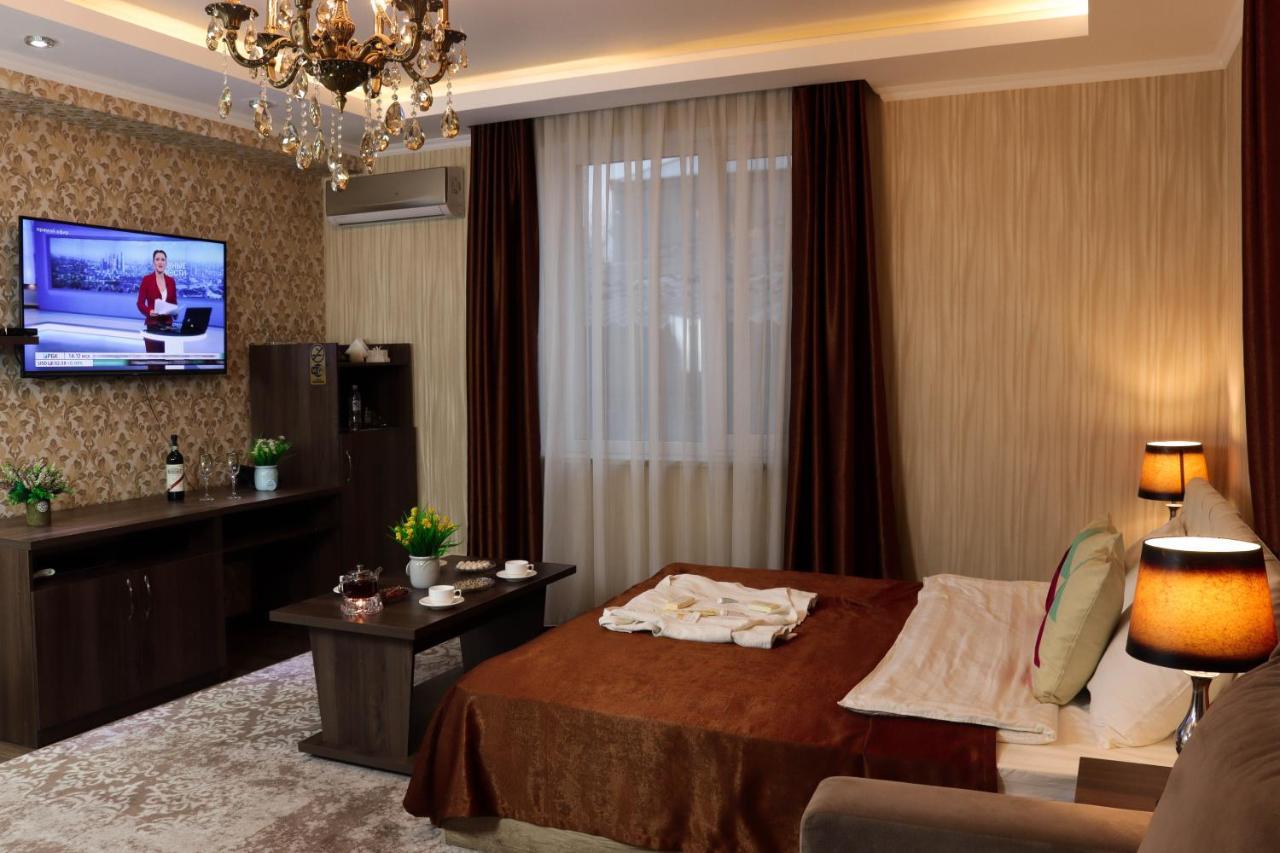 De'Mar Hotel Biskek Kültér fotó