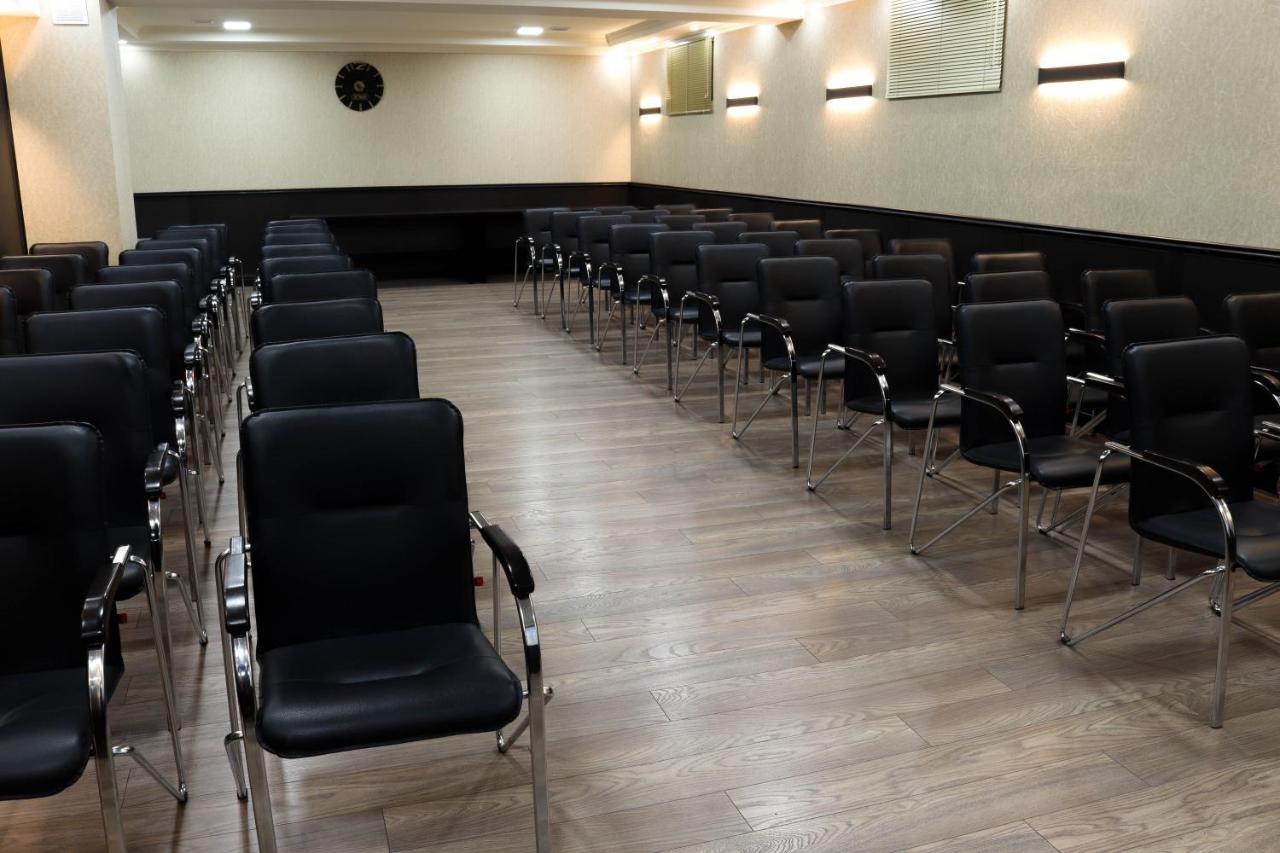 De'Mar Hotel Biskek Kültér fotó