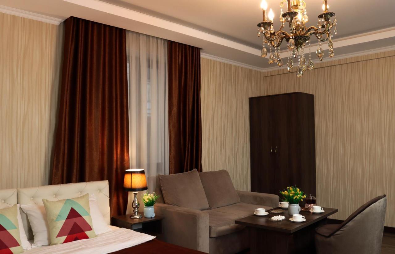 De'Mar Hotel Biskek Kültér fotó