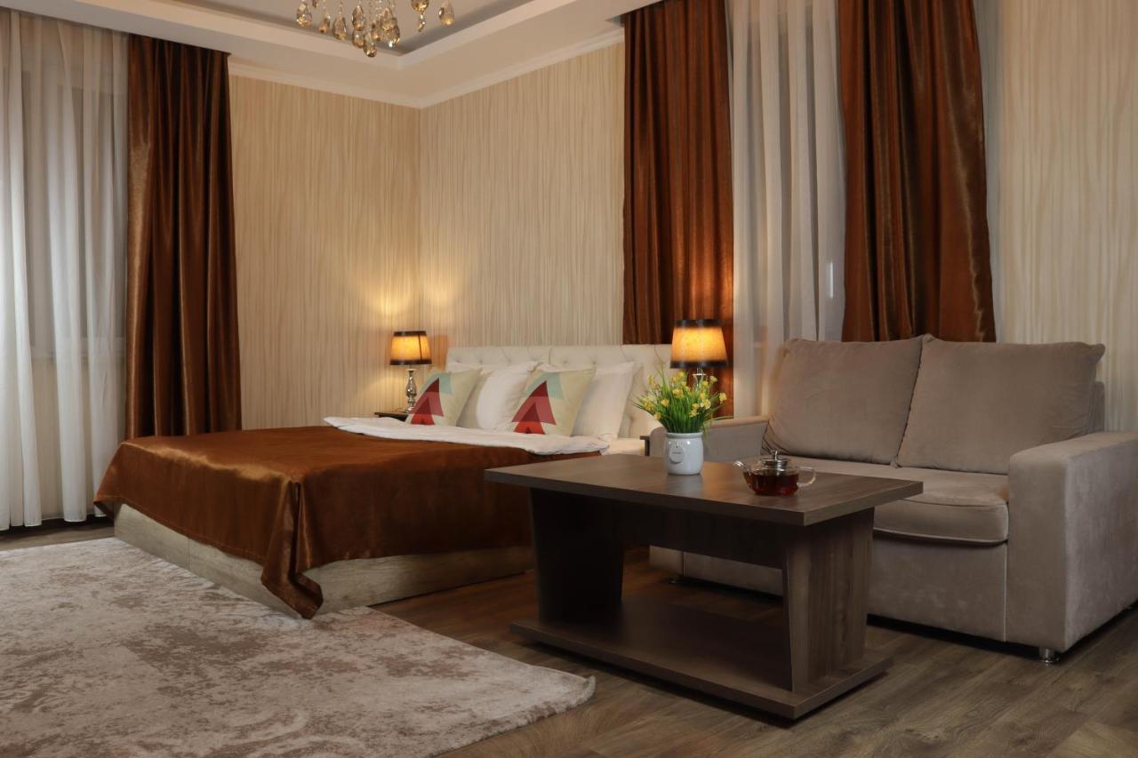 De'Mar Hotel Biskek Kültér fotó