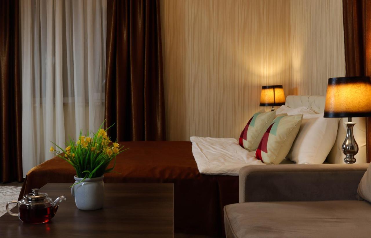 De'Mar Hotel Biskek Kültér fotó